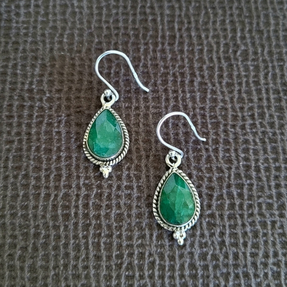 ✨️HP✨️ Shivam Beryl Emerald💚 Teardrop💧Earrings - Picture 4 of 16
